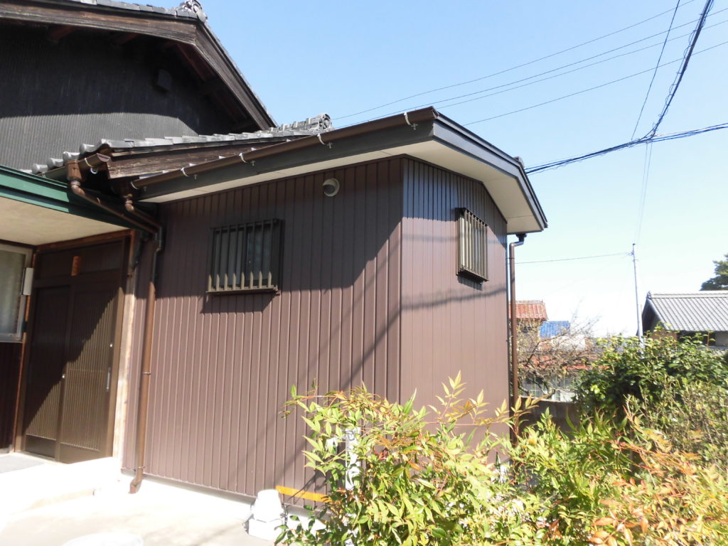 屋外にあったトイレを屋内に